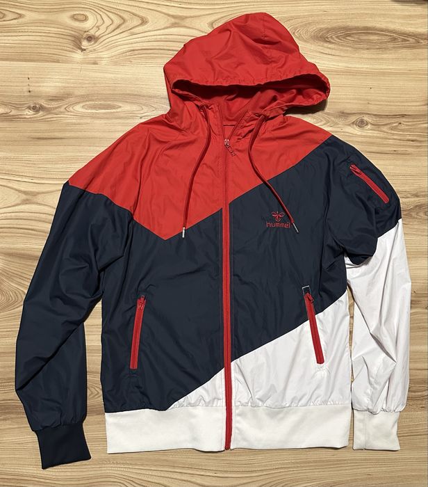 Replay,Gucci,Moncler,Salewa,Patagonia,Hummel,Ellesse,Nickelson,Aarhon