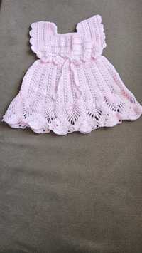 Ръчно плетена на една кука детска рокля