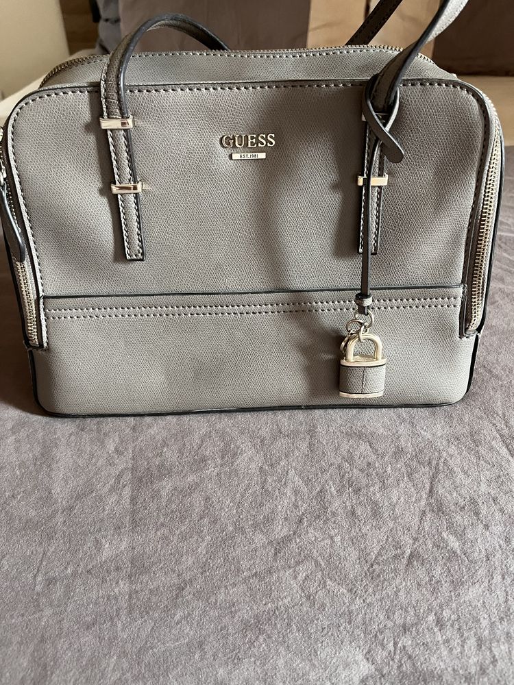 Чанта Guess оригинална