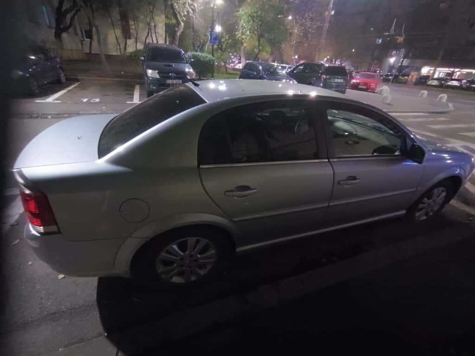 Opel Vectra 1.9CDTI, 150 CP, pilot automat, roti iarna, senzor ploaie.