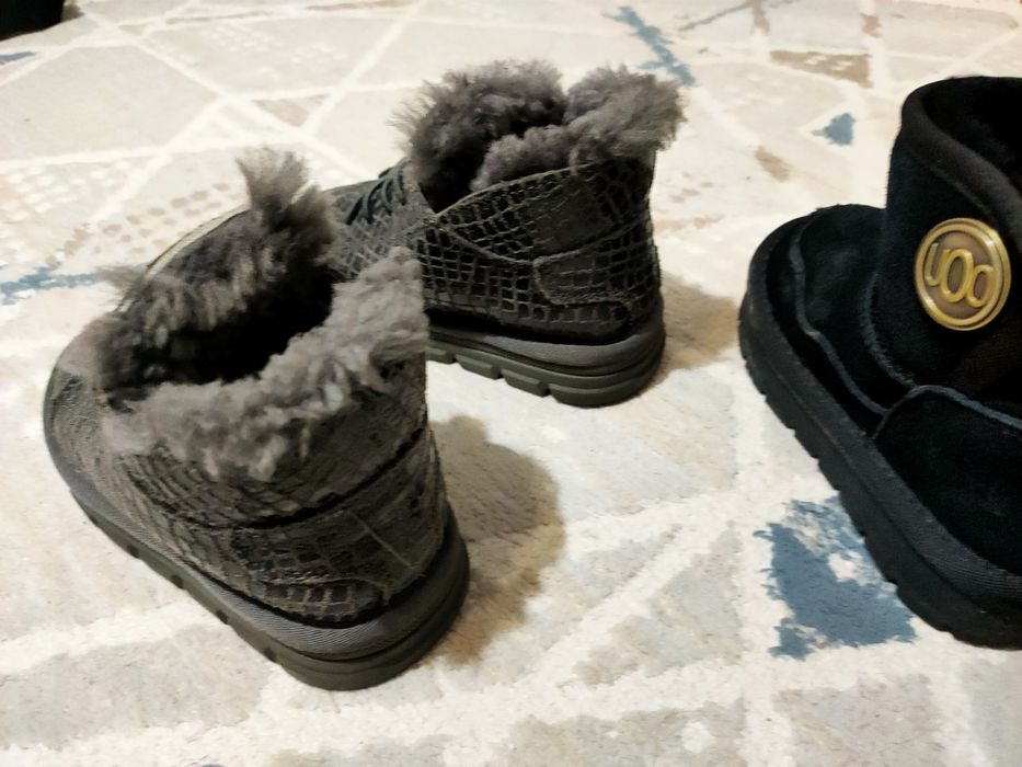 Продам угги в отличном состоянии  2пары