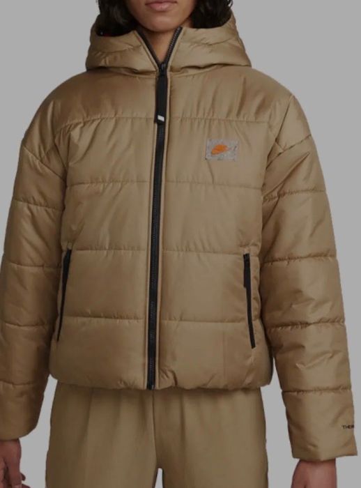 Дамско зимно яке Nike