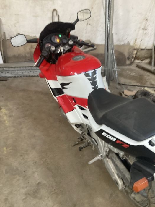 Vand honda cbr sau schimb doar cu remorca auto