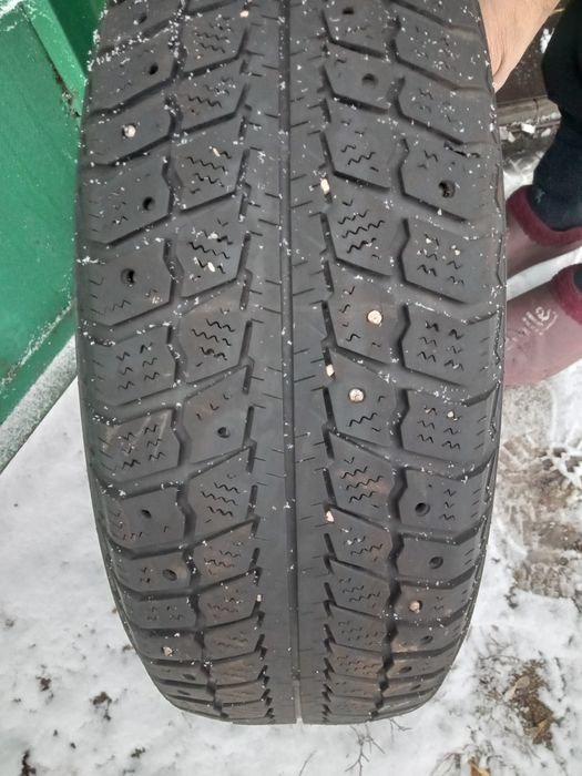 Продам резину зимнюю.