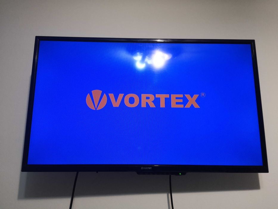 Vând TV Vortex diagonala 80