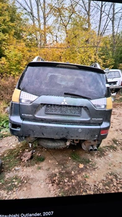 Митсубиси аутлендер