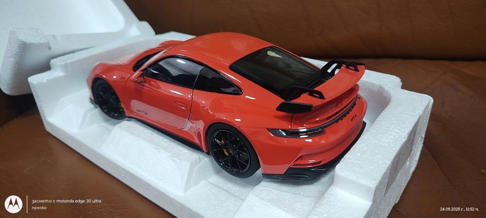 Колекционерски колички Porsche 1:18