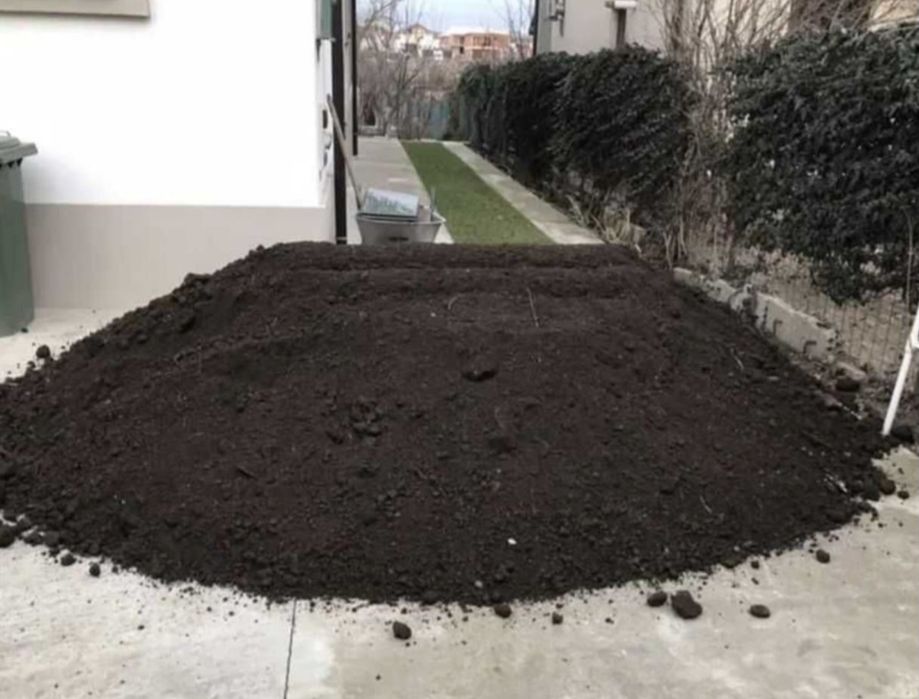Vând pământ negru la sac sau vrac