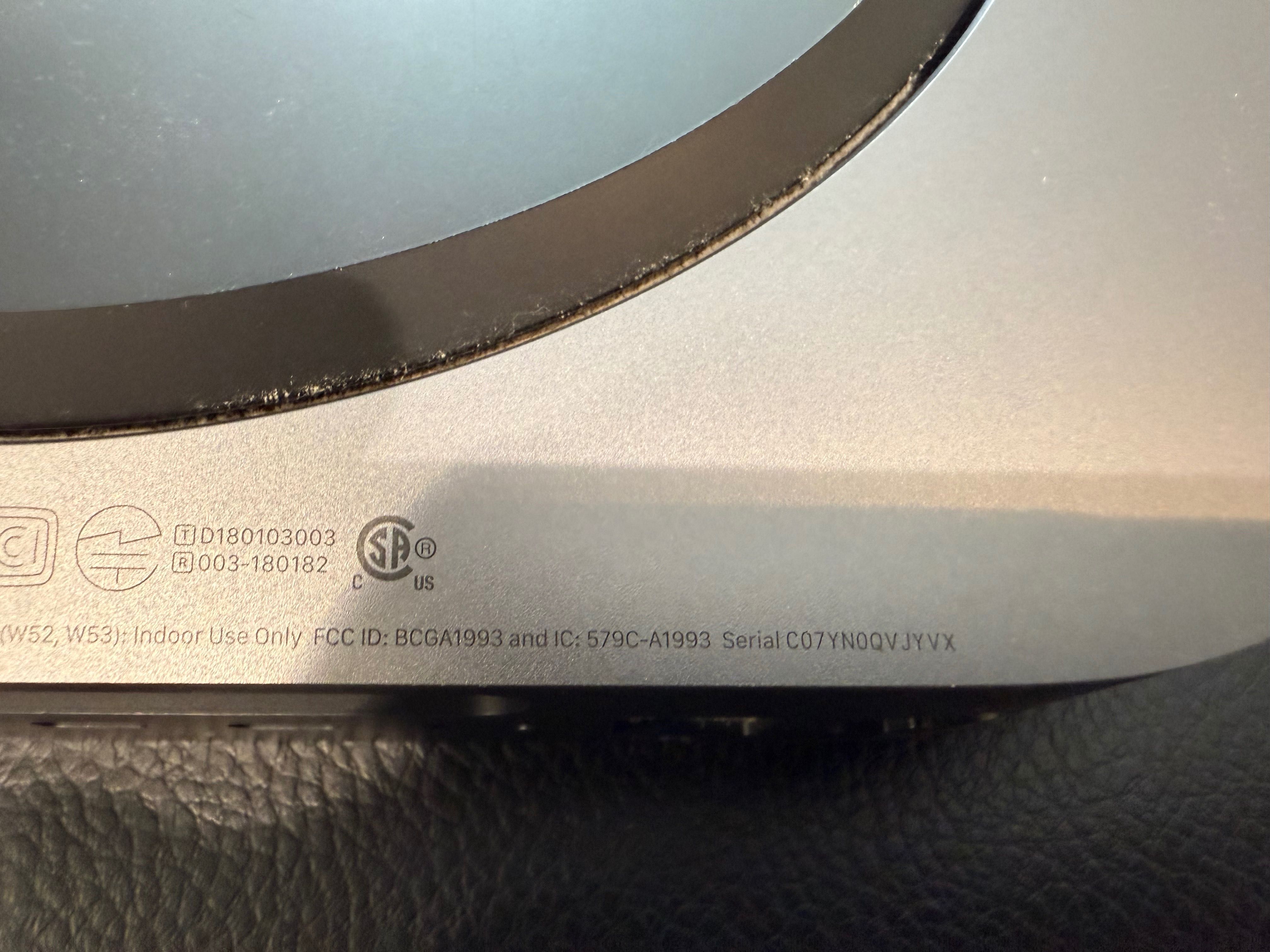 Продавам Mac mini 2018 + клавиатура и мишка на Apple