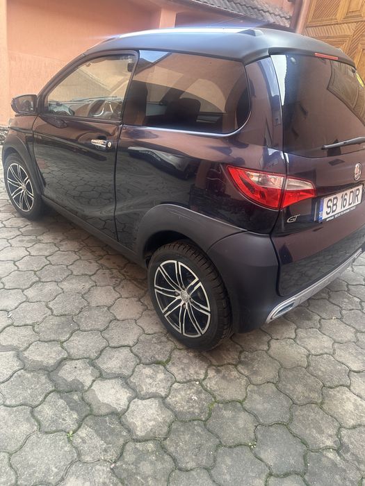 Vand aixam cu 4 locuri