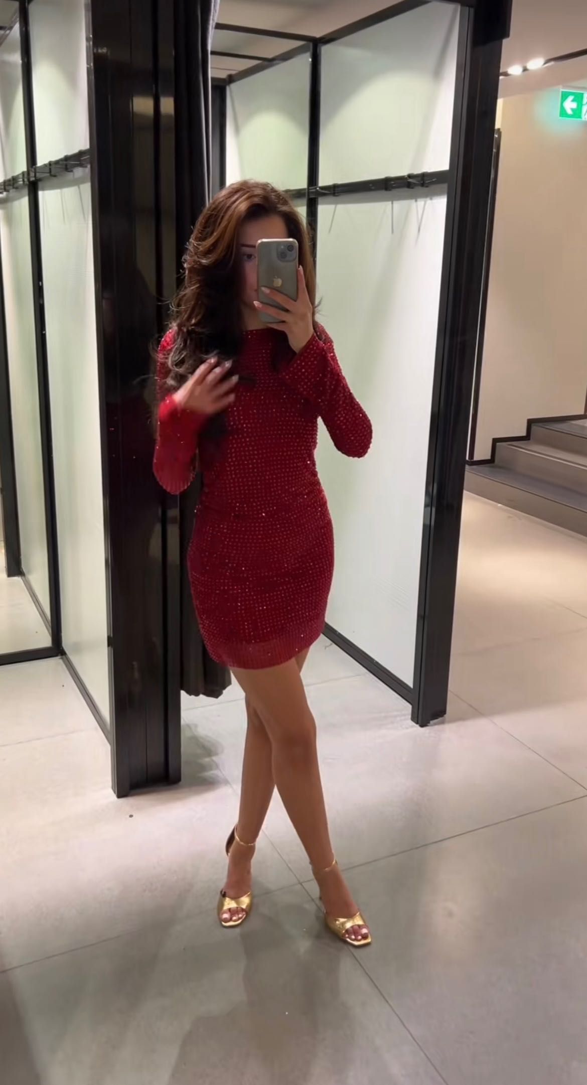 Нова червена блестяща рокля Zara