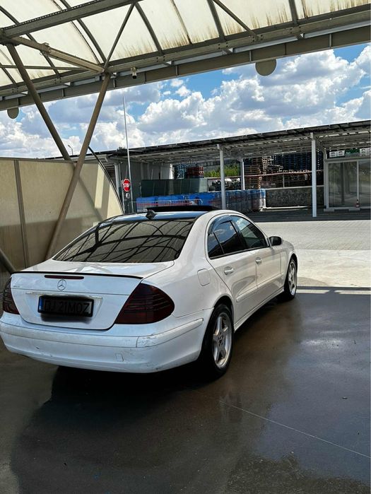 Vând Mercedes w211 e class