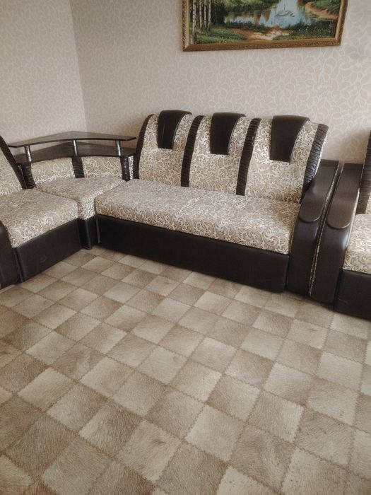 Мебель :угловой диван в отличном состоя