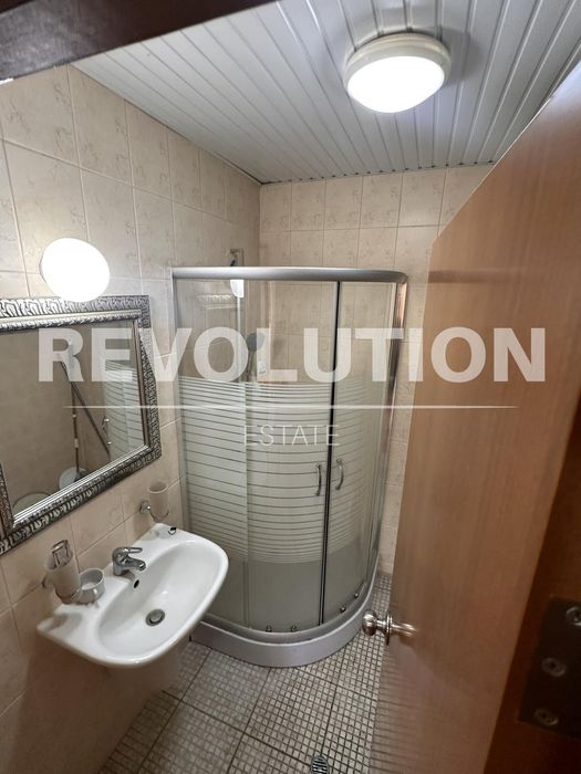 Дава се под наем Тристаен апартамент в Варна, Център - 70 кв.м за 550 € - Снимка #9