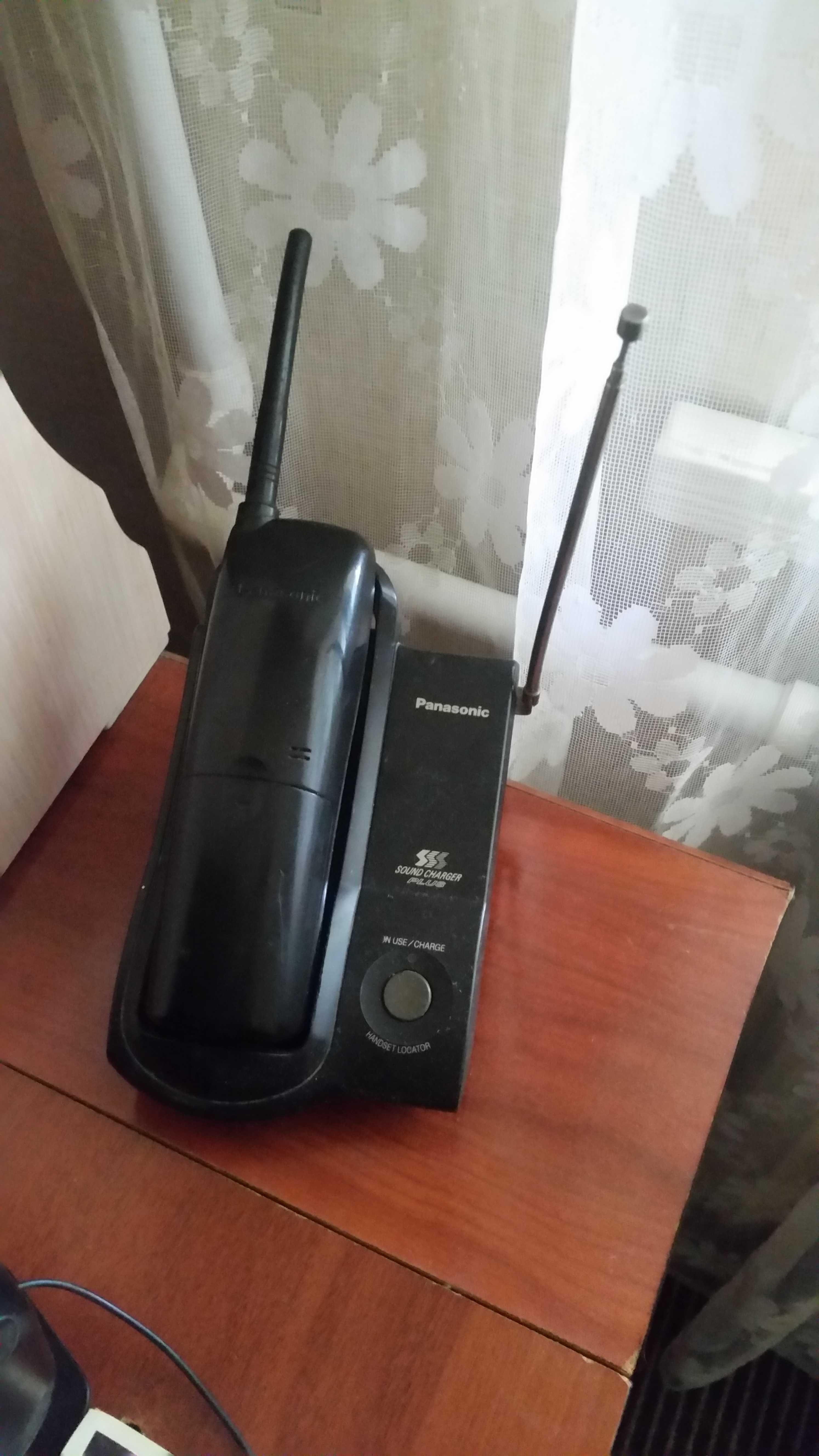 два радиотелефона Panasonic