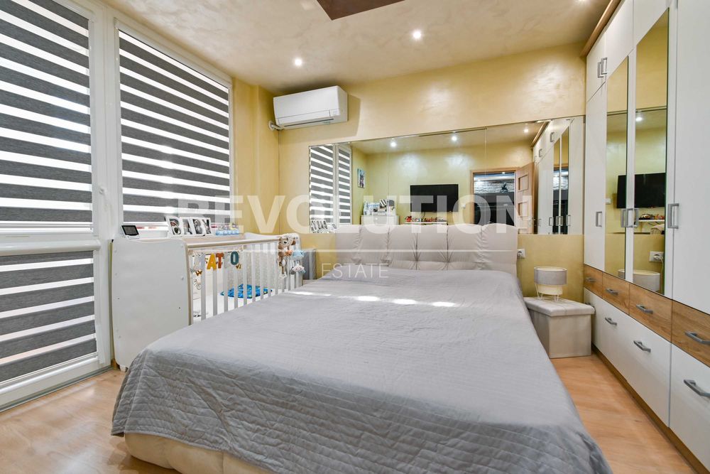 Продава се Тристаен апартамент в София, Люлин 4 - 81 кв.м за 2223 €/кв.м - Снимка #3