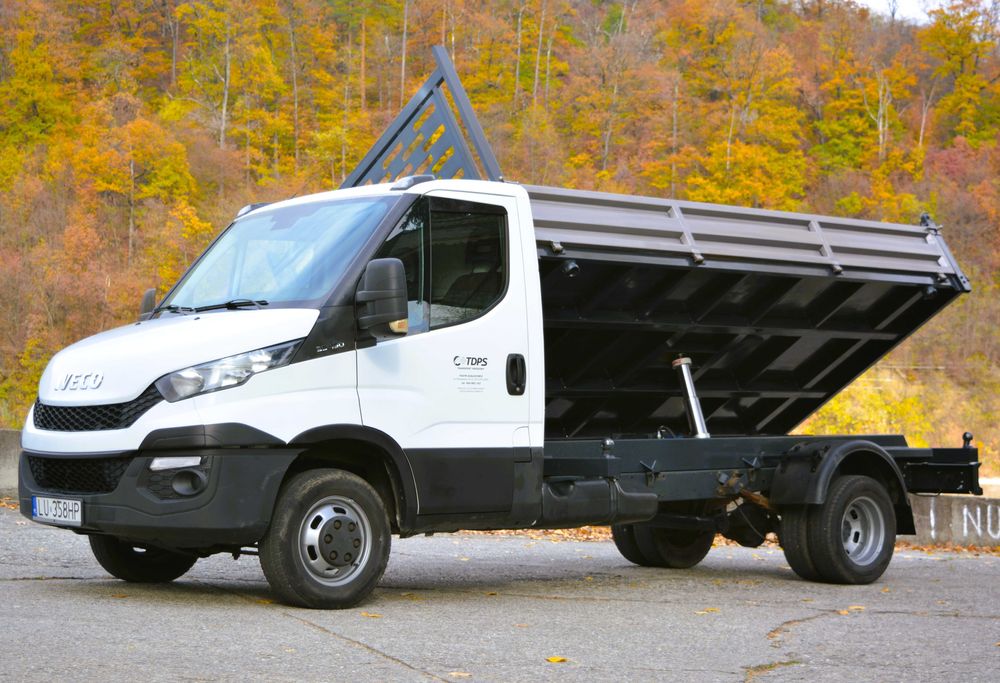 Iveco Daily 2015 basculabil pe 3 parti