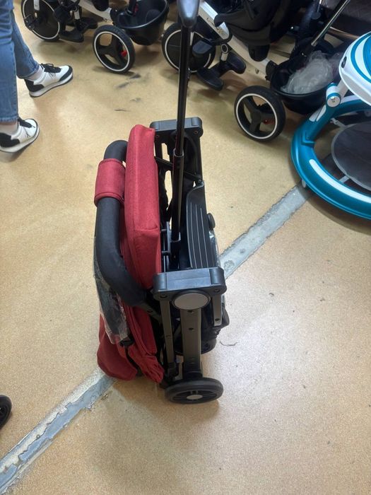 Căruț sport tip troler 
-carus sporttTip troller
-Sistem de pliere mod