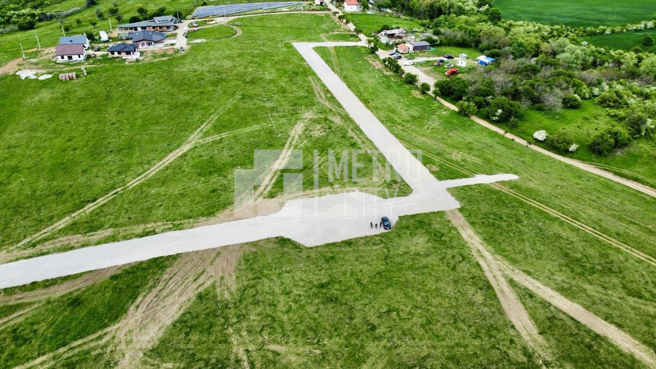 Продава се Парцел в с. Хераково, Област София-област - 636 кв.м за 85 €/кв.м - Снимка #10