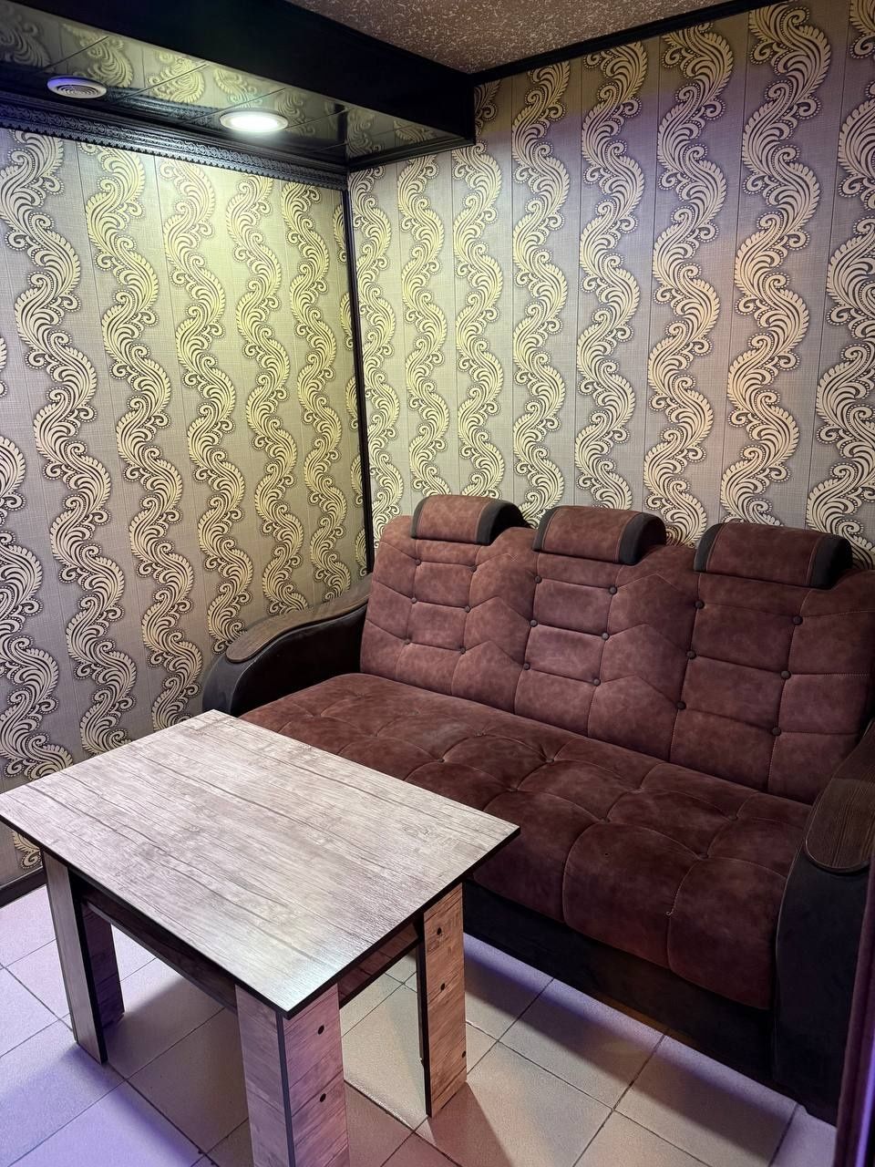 Yumshoq mebel divan