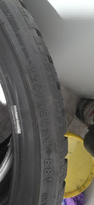 Vand anvelope de iarna 225 35 r19