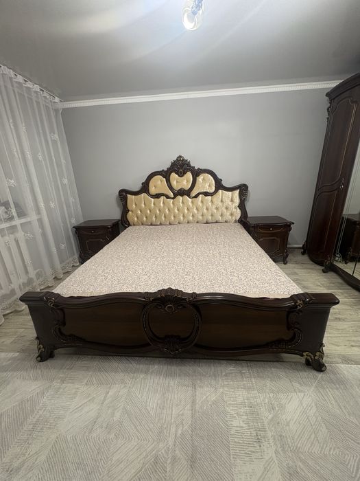 Продам спальный гарнитур