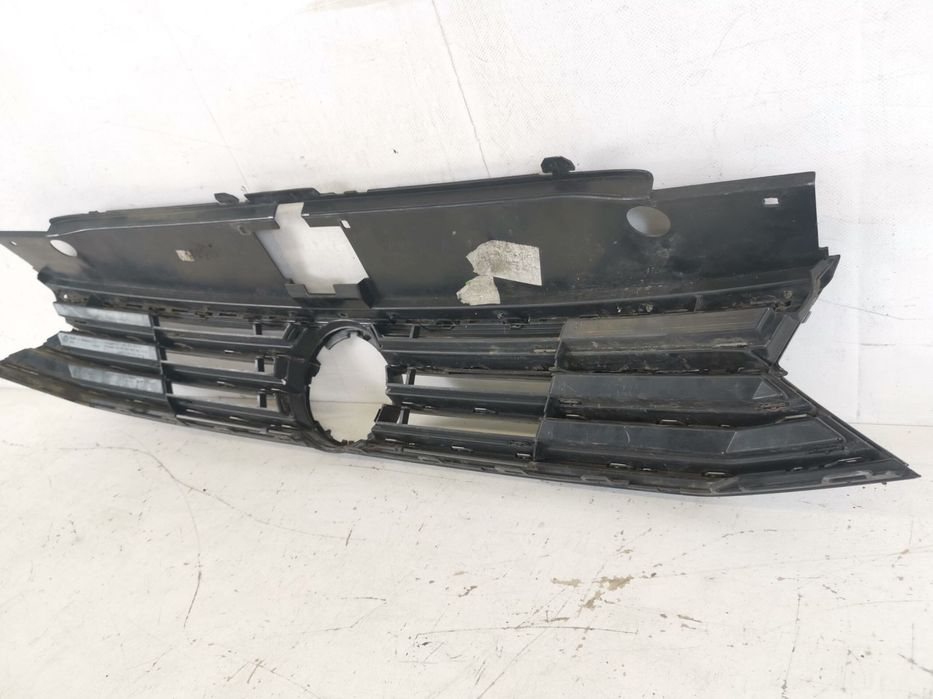 Grila Radiator Volkswagen VW  Passat B8 2014 2015 2016 2017 2018 2019