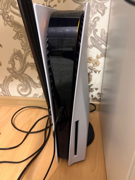 Продам приставку ps5