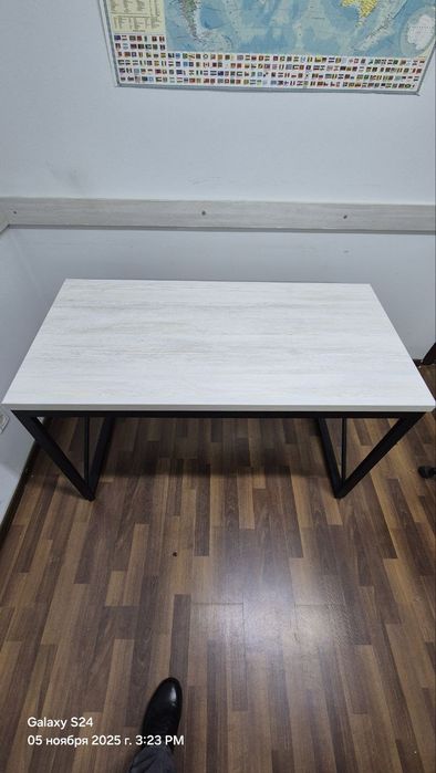 Офисный рабочий стол