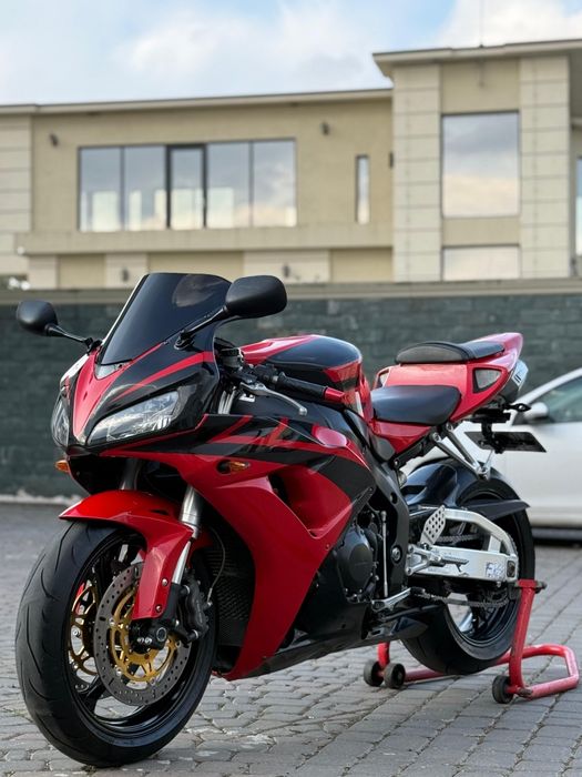 Honda cbr 1000 RR 2006 -sc57 (nu suzuki yamaha ) variante schimb