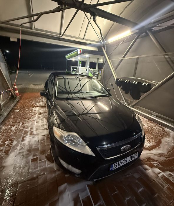 Vând Ford Mondeo