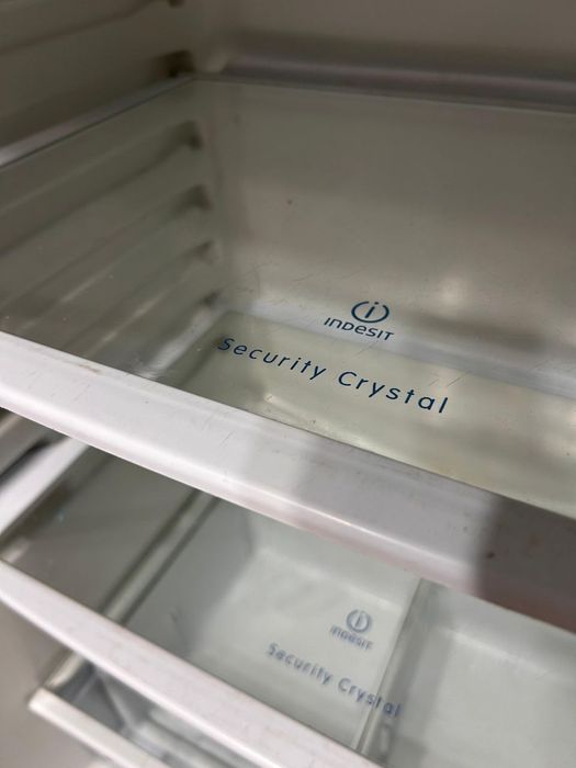 Холодильник indesit