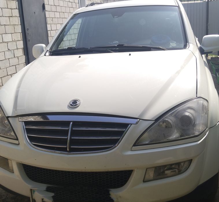 Продам саньонг кайрон корейский автомобиль