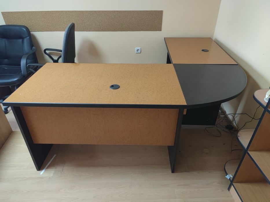 Ъглово офис бюро