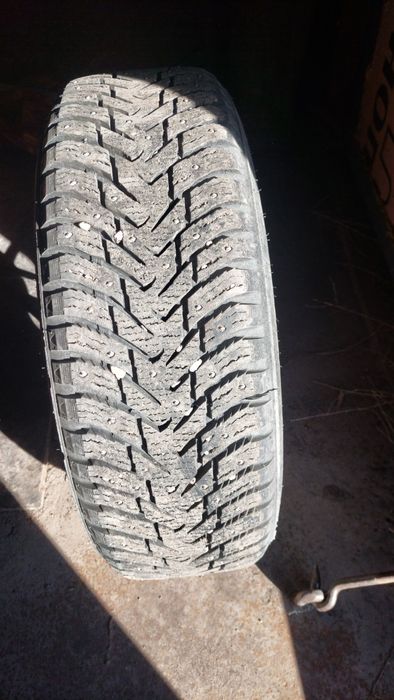Шины с дисками б/у зимние NOKIAN TYRES NORDMAN 220/60/R18