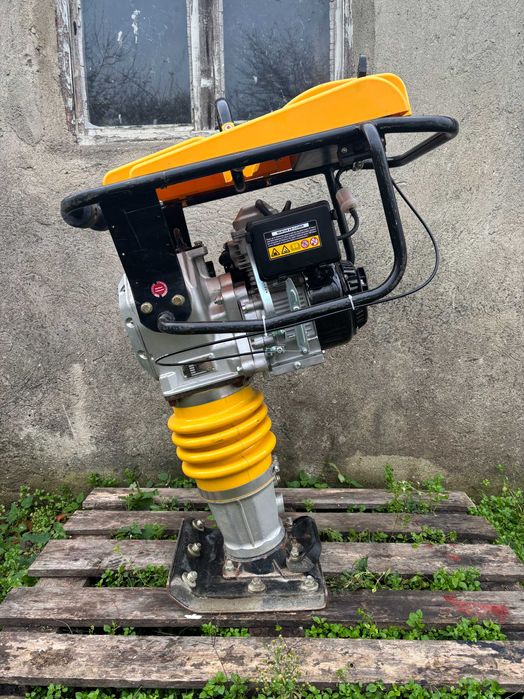 Трамбовка Пачи Крак HBM Machines -  OHV Двигател, Отлично Състояние!