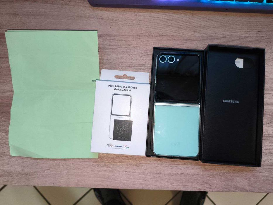 Нов Samsung Z FLIP 6  256gb