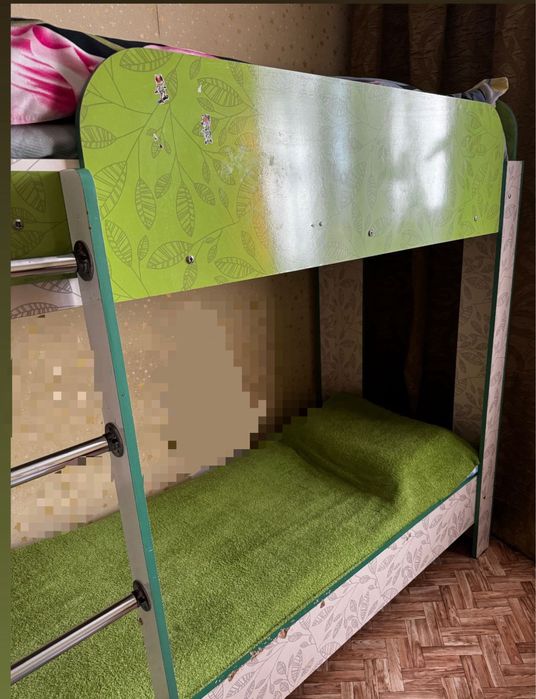 Детская двухъярусная кровать