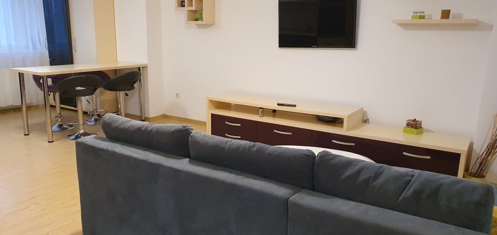 Apartament 3 camere de închiriat în turnisor