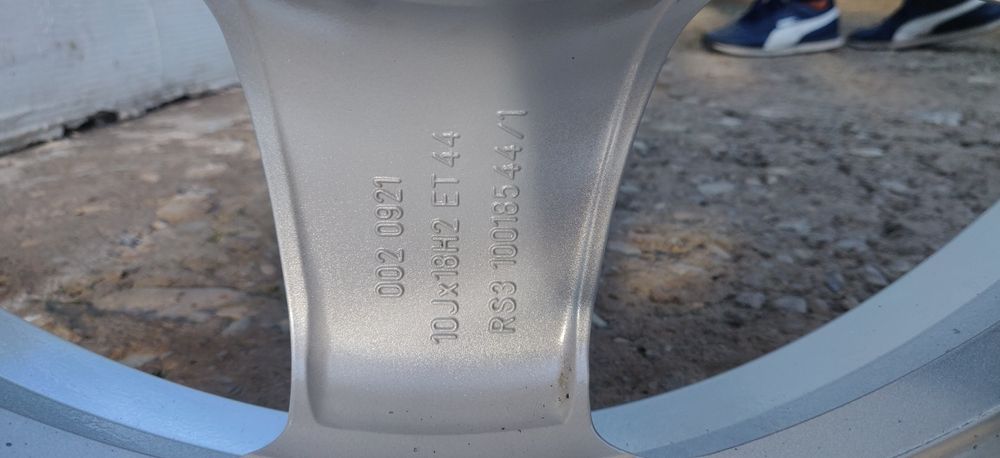 Джанти 18 Lorinser RS3 
10Jx18H2 ET 44
Цена: 800 лв.