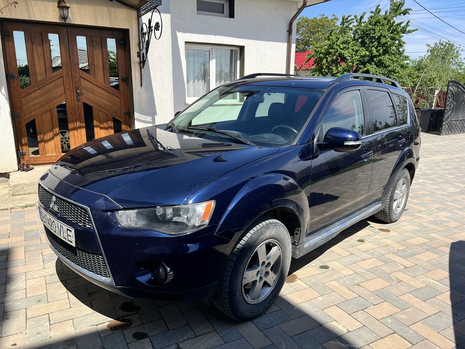 Vand Mitsubishi Outlander 2011