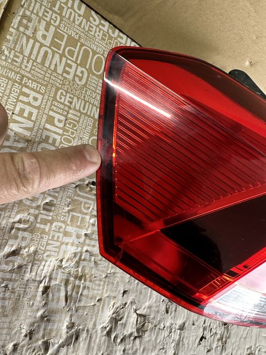 Lampă stânga vw passat b 8 break facelift.cod:3g9945005.g.