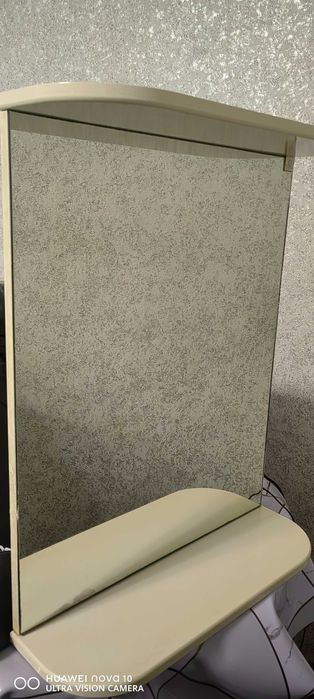 Продам зеркало с полками для сан узела.