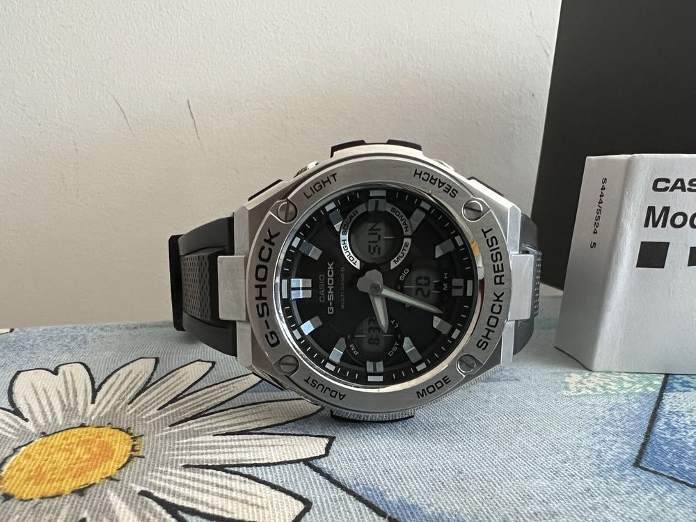 Часовник Casio G-Shock GST-W110-1AER