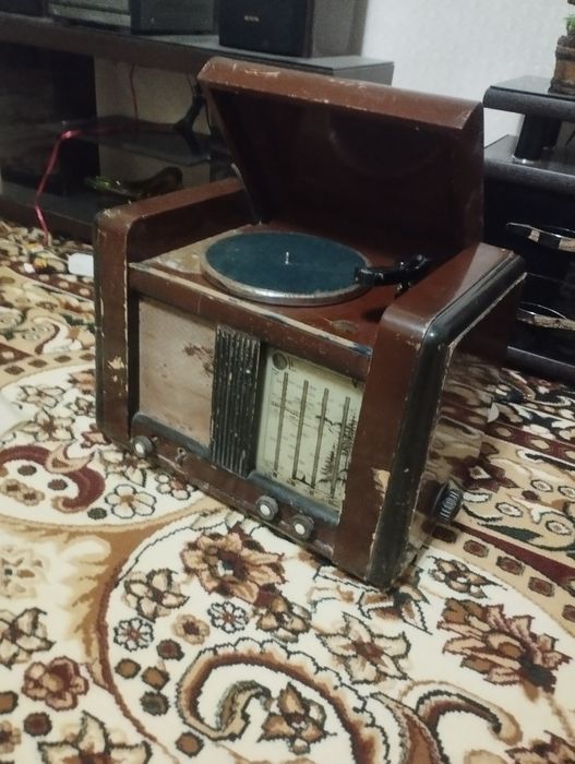 Продам радиолу Урал 53 год