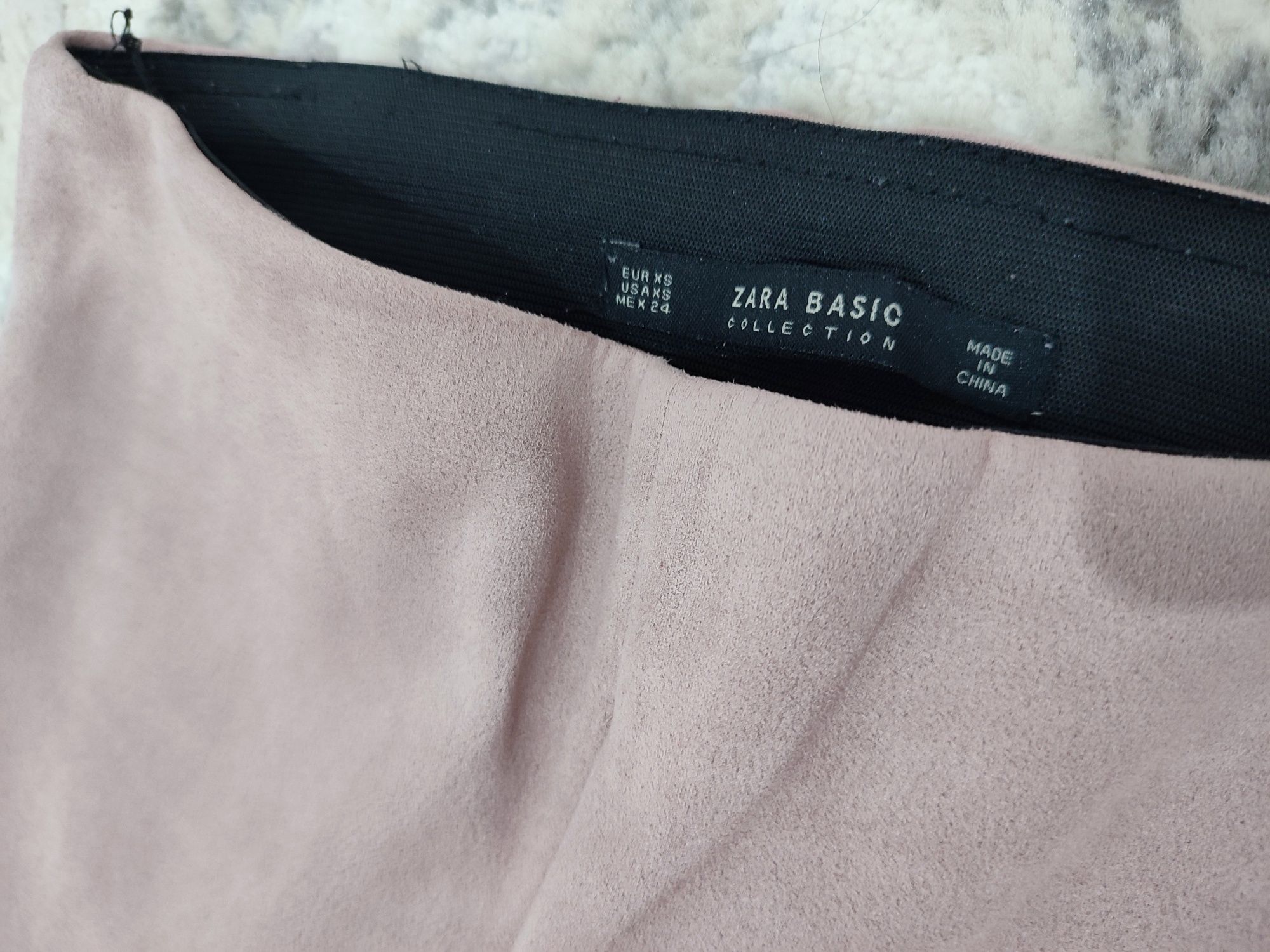 Lot haine 6 bucati Xs-S Zara si Bershka, in stare foarte buna