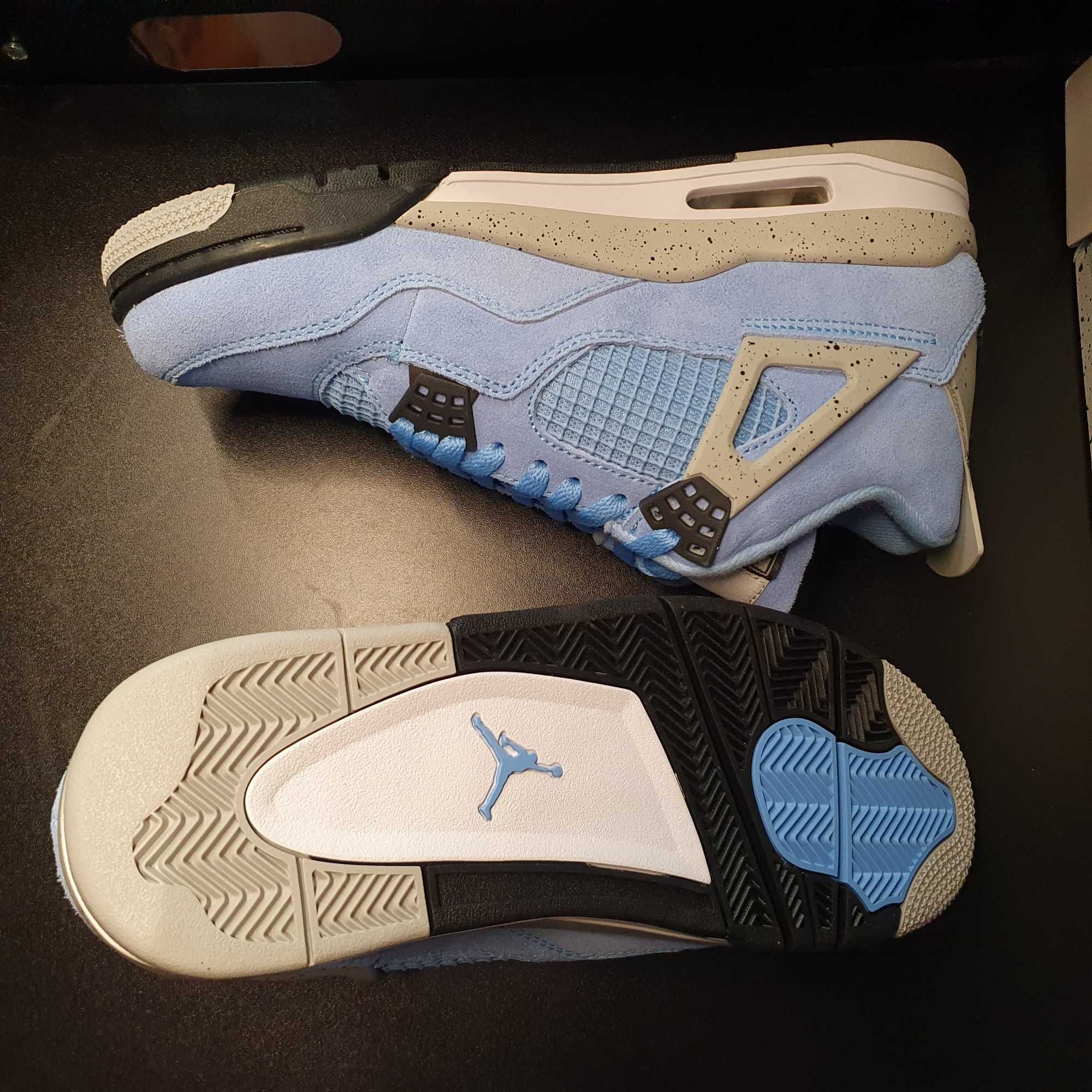 Air Jordan 4 Retro University Blue