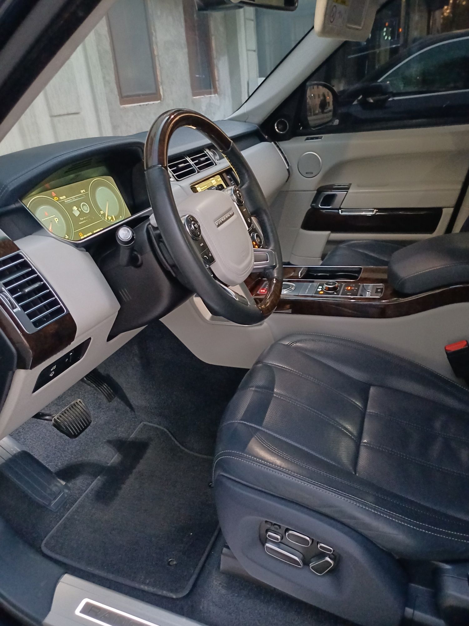 Продаётся Range Rover в отличном состоянии