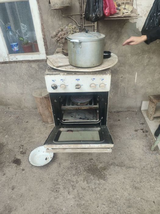 Продам газ плиту