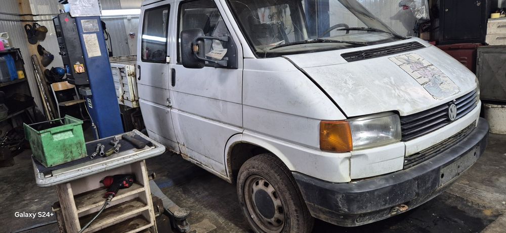 Dezmembram Volkswagen T4 2.4 AAB